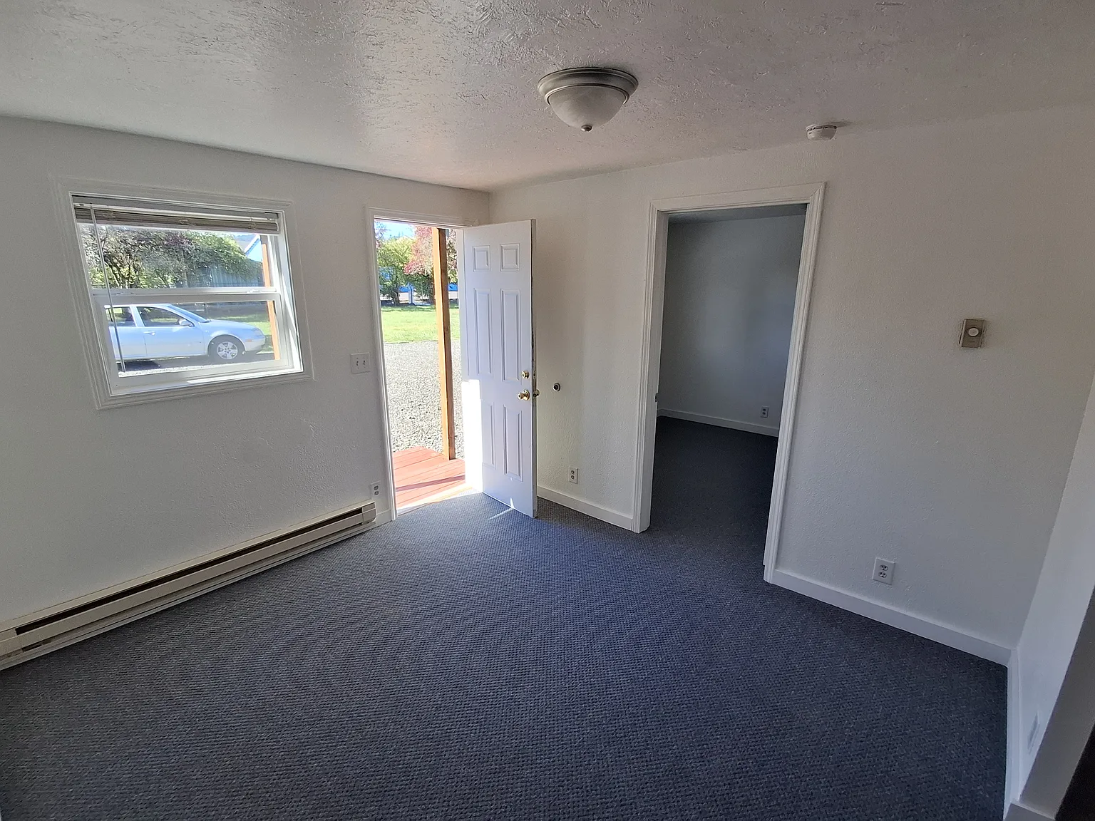 1 bed, 850 sqft, $1,200 — Photo 3
