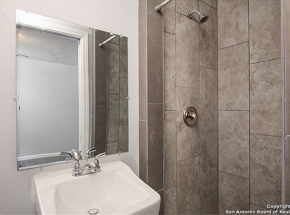 3rd image of 1935 E Drexel Ave #2