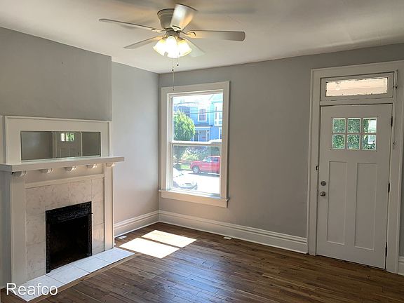 3rd image of 390-402 E Whittier St #10443372