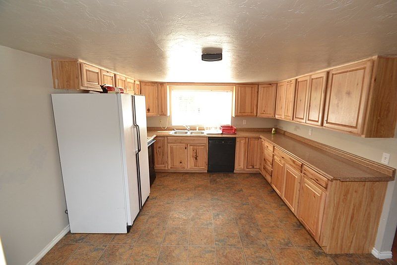 1st image of 737 E Jepson Ave #B