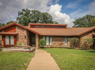 821 High Woods Trl, Fort Worth, TX 76112