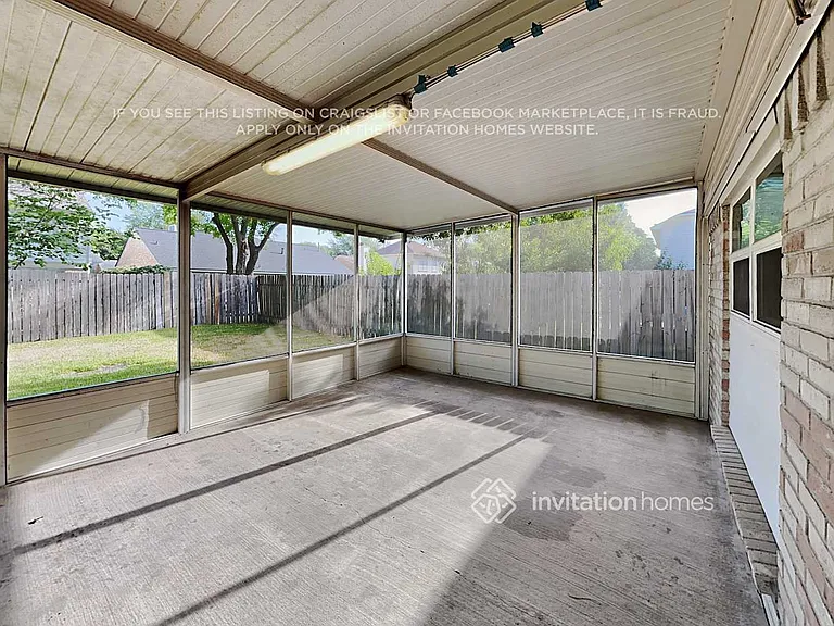 10514 Wayward Wind Ln — Photo 14