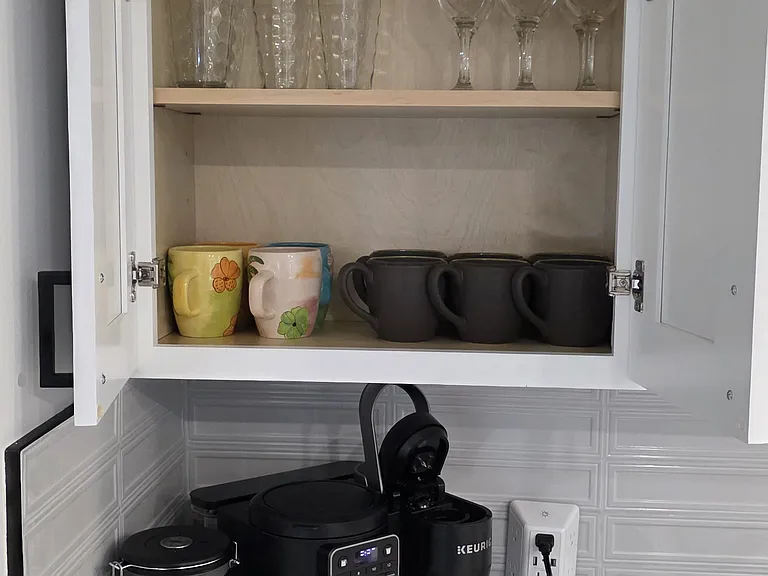 Cups/Glassware/Mugs