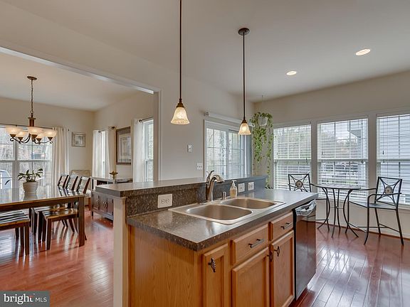 5th image of 16787 Fairfax Dr