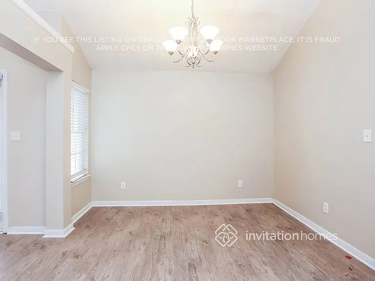4890 Larkspur Ln — Photo 6