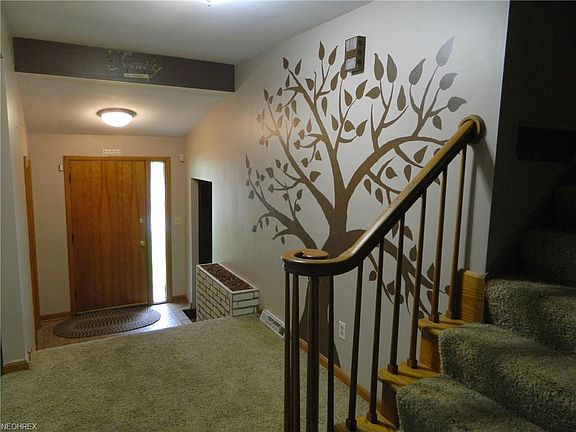 2nd image of 1005 Park Cir