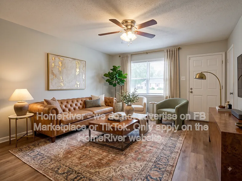 3 bed, 1.0 bath, 1034 sqft, $1,300 — Photo 2