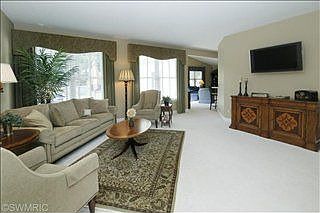 5th image of 5857 Blue Jay Dr