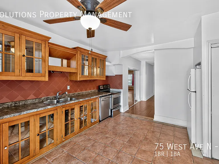 75 West Ave N #1 — Photo 2
