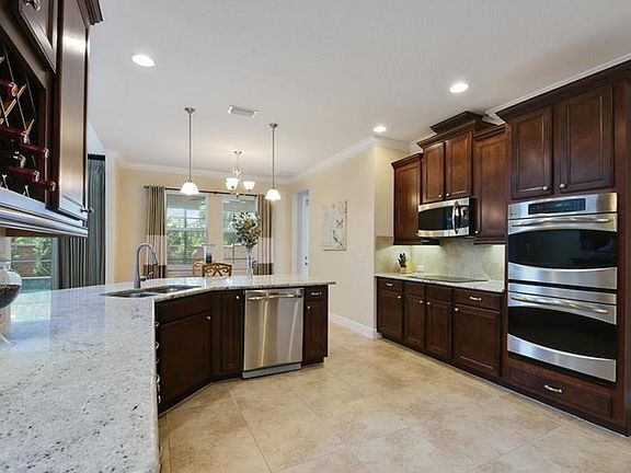 5th image of 10400 Lavande Dr