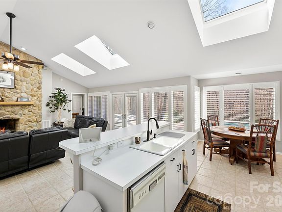 5th image of 4242 John Ritchie Rd