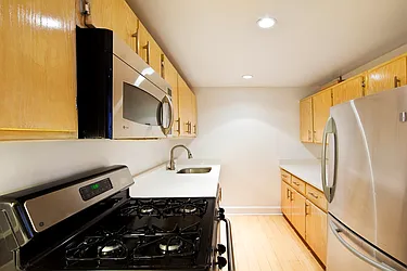 Rented by R New York