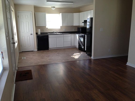 2nd image of 450 Christian Ave