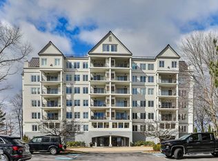 12 Mountain Laurels Dr APT 202, Nashua, NH 03062