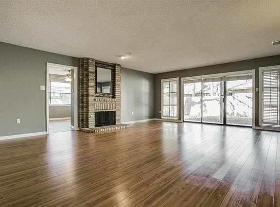 3rd image of 4708 Hidden Oaks Ln