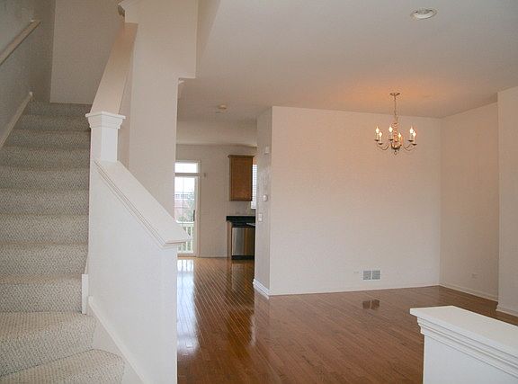2nd image of 310 Broadmoor Ln