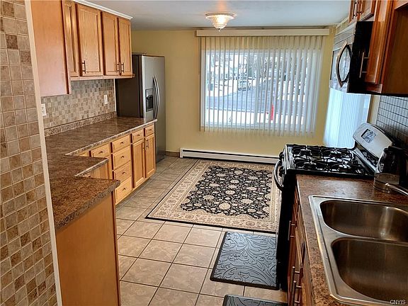 3rd image of 4613 James St
