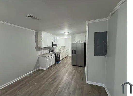 3 bed, 1102 sqft, $1,300 — Photo 1