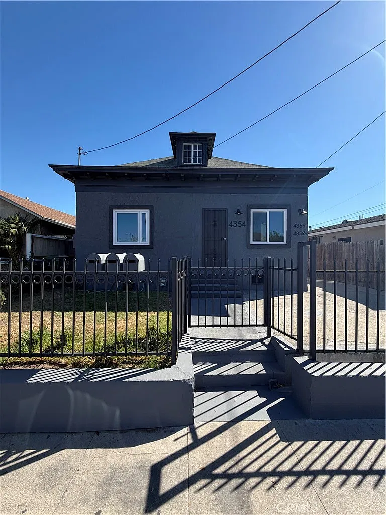3 bed, 1000 sqft, $3,100 — Photo 3