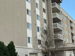 2020 Saint Regis Dr APT 607, Lombard, IL 60148