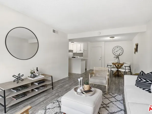 18620 Hatteras St Unit 276, Tarzana, CA 91356