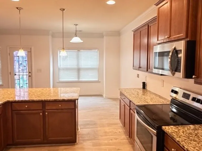 6276 Odum Cir NW — Photo 3