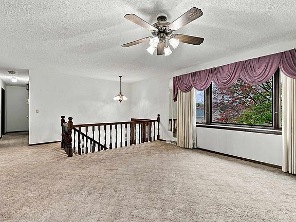 2nd image of 2082 Admiral St