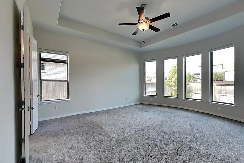 4 bed, 4.0 bath, 2894 sqft, $2,850 — Photo 2