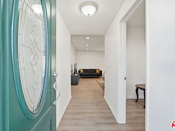 5th image of 10401 Amigo Ave