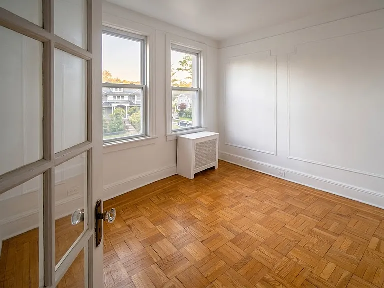 218 Broad Ave #3G — Photo 4