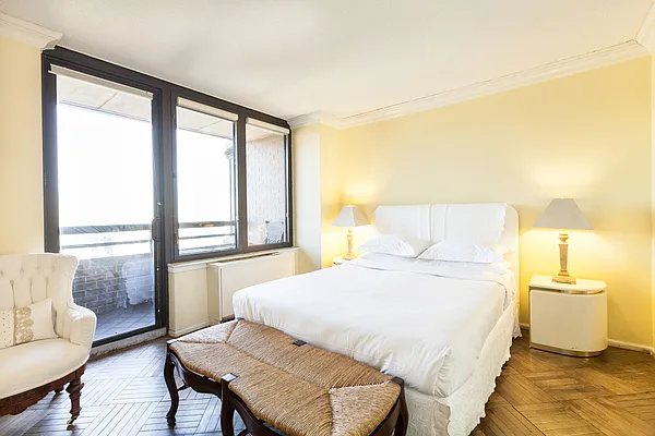 Sold by Owner | media 22