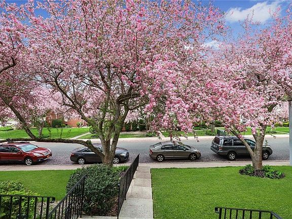 3rd image of 1 Danbury Ct APT 1709