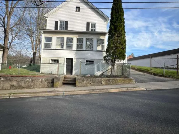 12 Hampton St #A, Newton, NJ 07860