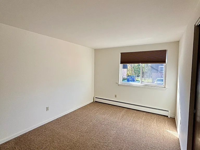 Losson Garden Apartments — Photo 5