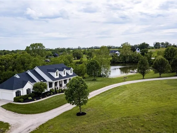 21225 Cedar Niles Rd, Spring Hill, KS 66083