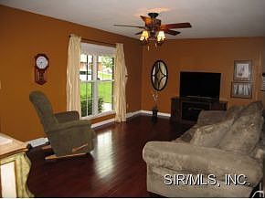 5th image of 420 Crestview Dr