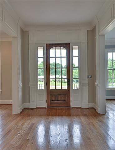 1st image of 710 Brownlee Dr