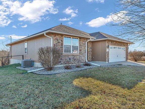 3rd image of 3704 NW Cherry Creek Dr