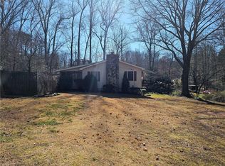 1012 Jones Rd, Roswell, GA 30075