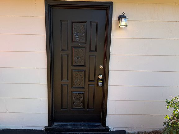 2nd image of 828 Pamela Dr