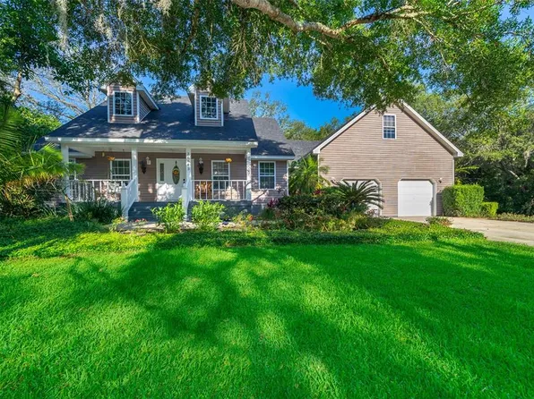 36643 Sparrow Ln, Grand Island, FL 32735