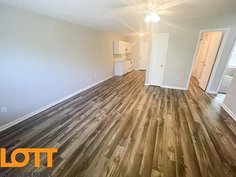 113 Newton Ave #B — Photo 6