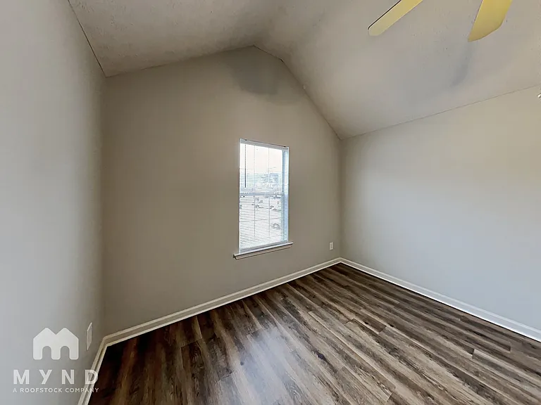 10851 Southshore Ct — Photo 13