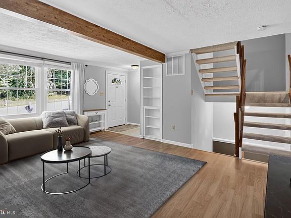 3rd image of 10110 Watkins Mill Pl
