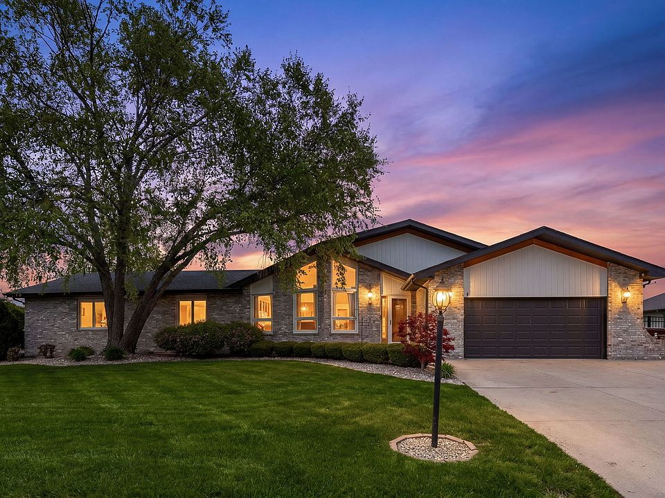 1st image of 20455 S Grand Prairie Ln