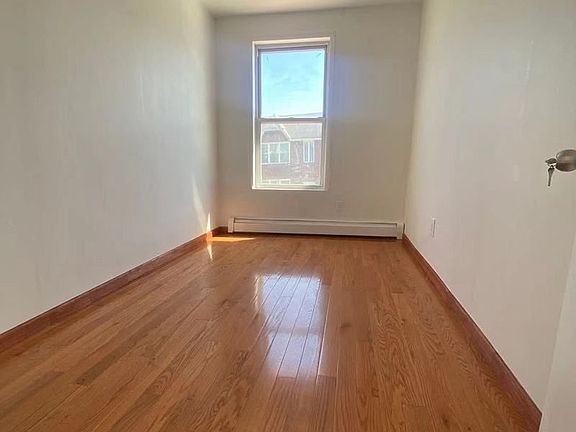 4th image of 68 Bay 7 St #2