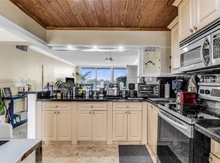 1075 NE Miami Gardens Dr APT 406, Miami, FL 33179