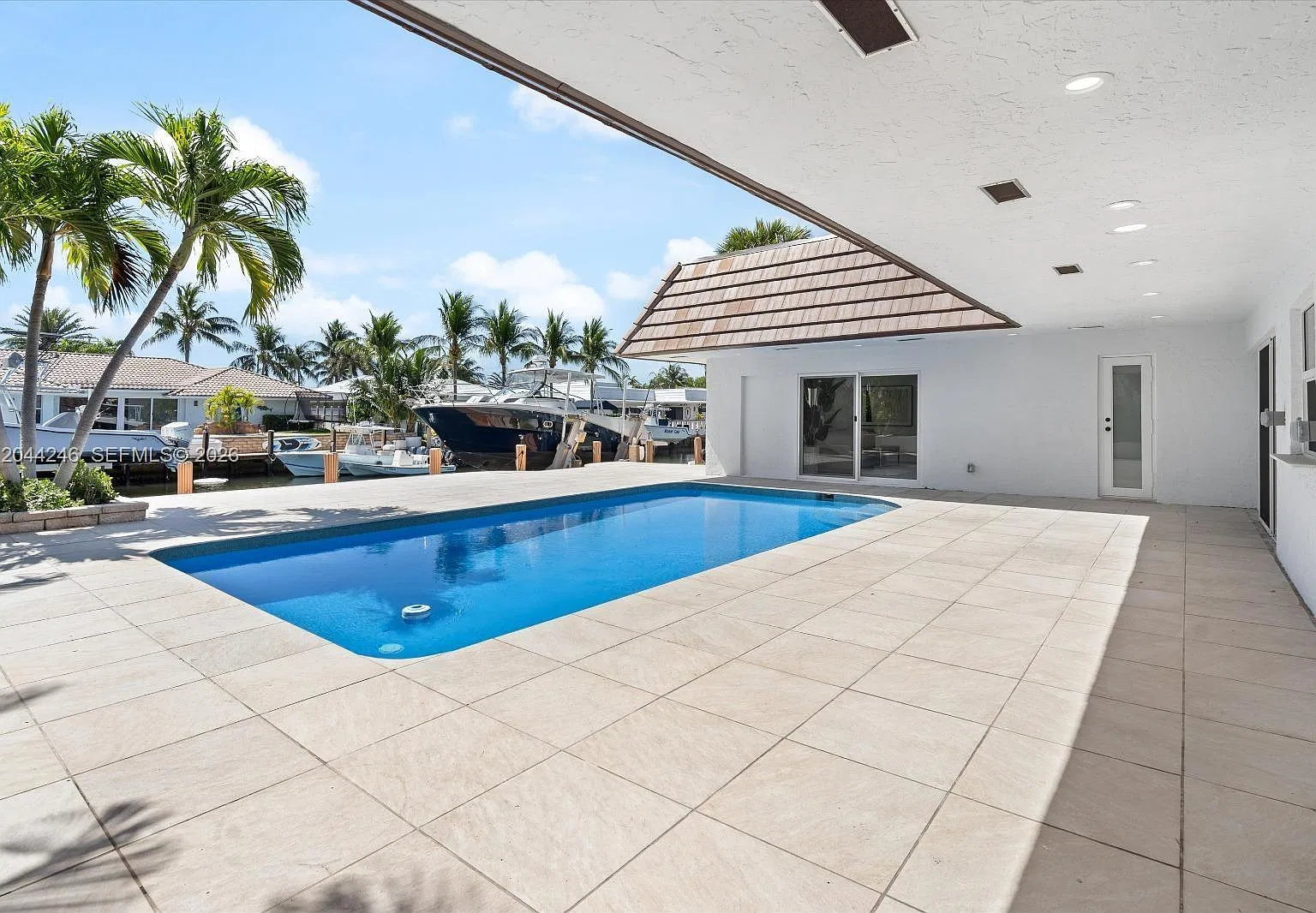 Coral Key Villas 6th Sec — Photo 3
