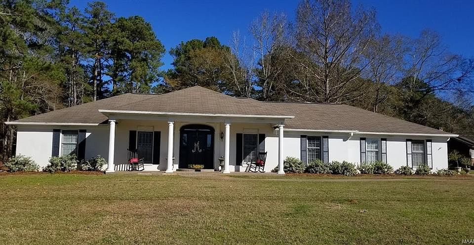 1st image of 834 Country Club Dr