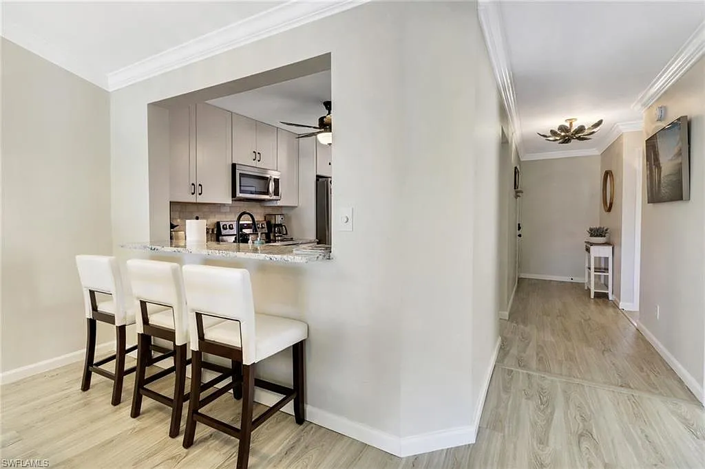 3 bed, 2.0 bath, 1350 sqft, $2,300 — Photo 4
